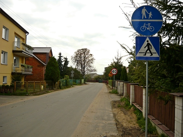 Droga dla rowerów i pieszych w Nowej Wsi Wschodniej