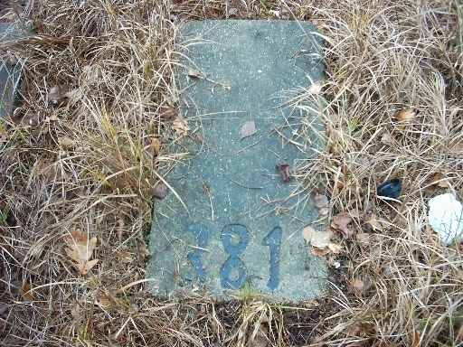 Cmentarz z czasów I wojny światowej przy drodze Ostrołęka-Ostrów( przed Grodziskiem)