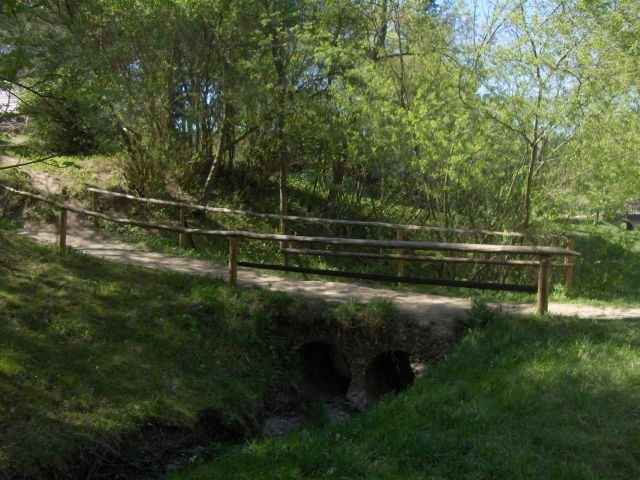 Skansen w Nowogrodzie - Most na wyschniętej rzece