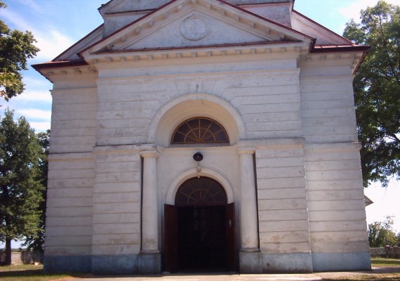 Płoniawy-Bramura: kościół pw. Przemienia Pańskiego