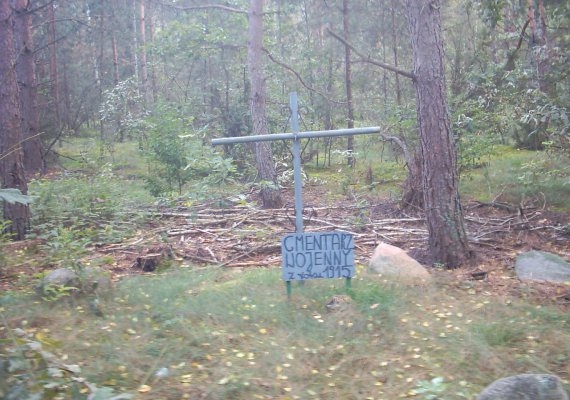 Chruśnice -cmentarz wojenny z okresu I wojny światowej.