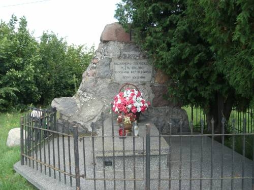 Rząśnik - pomnik żołnierza