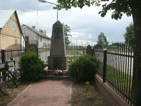 Poręba - obelisk
