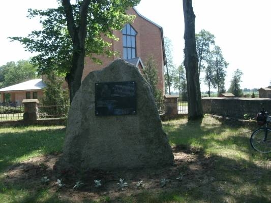 Drążdżewo - obelisk