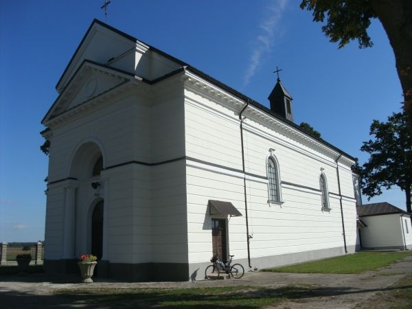 Płoniawy - kościół