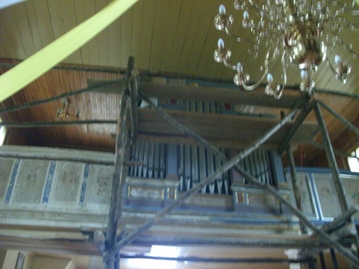 Brodowe Łąki - kościół-organy