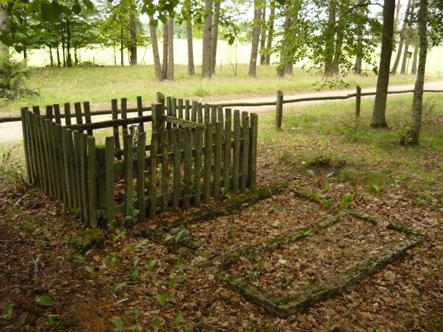 Mazury 12.07.2009 - Pogobie Tylne - Cmentarz
