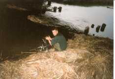 Mycie sprzętu w Giełczwi, Biskupice (moja rodzinna wieś) 1995