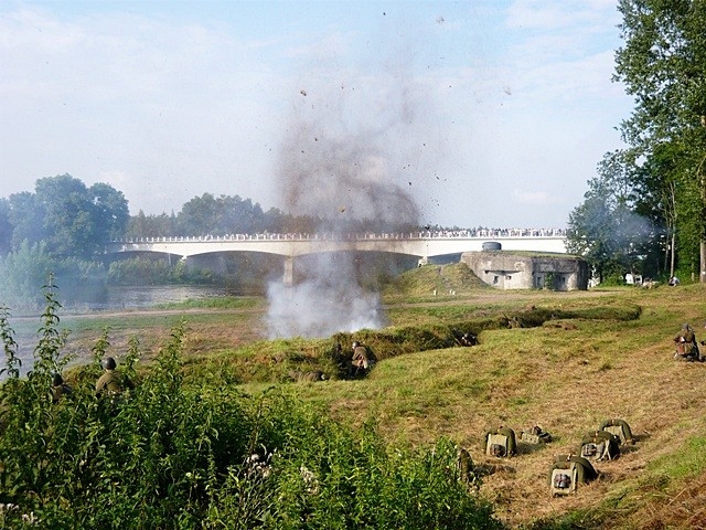 [07.08.2010] Inscenizacja walk o Nowogród z września 1939 r.